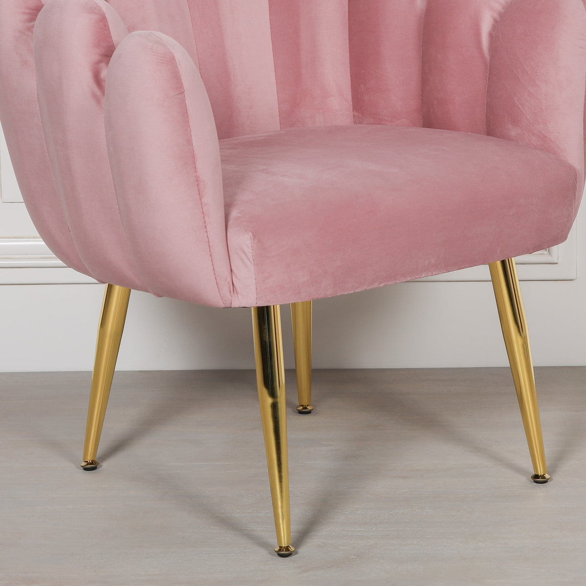Celeste Scalloped Velvet Chair – Pink & Gold