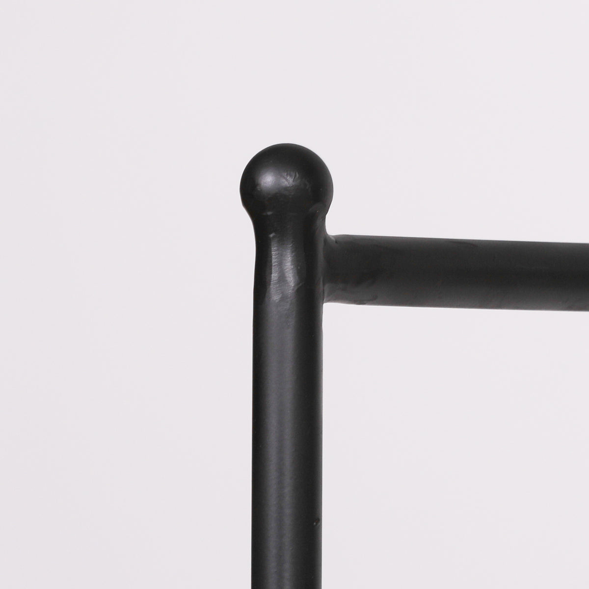 Aldwick Iron Four-Poster King Bed – Black