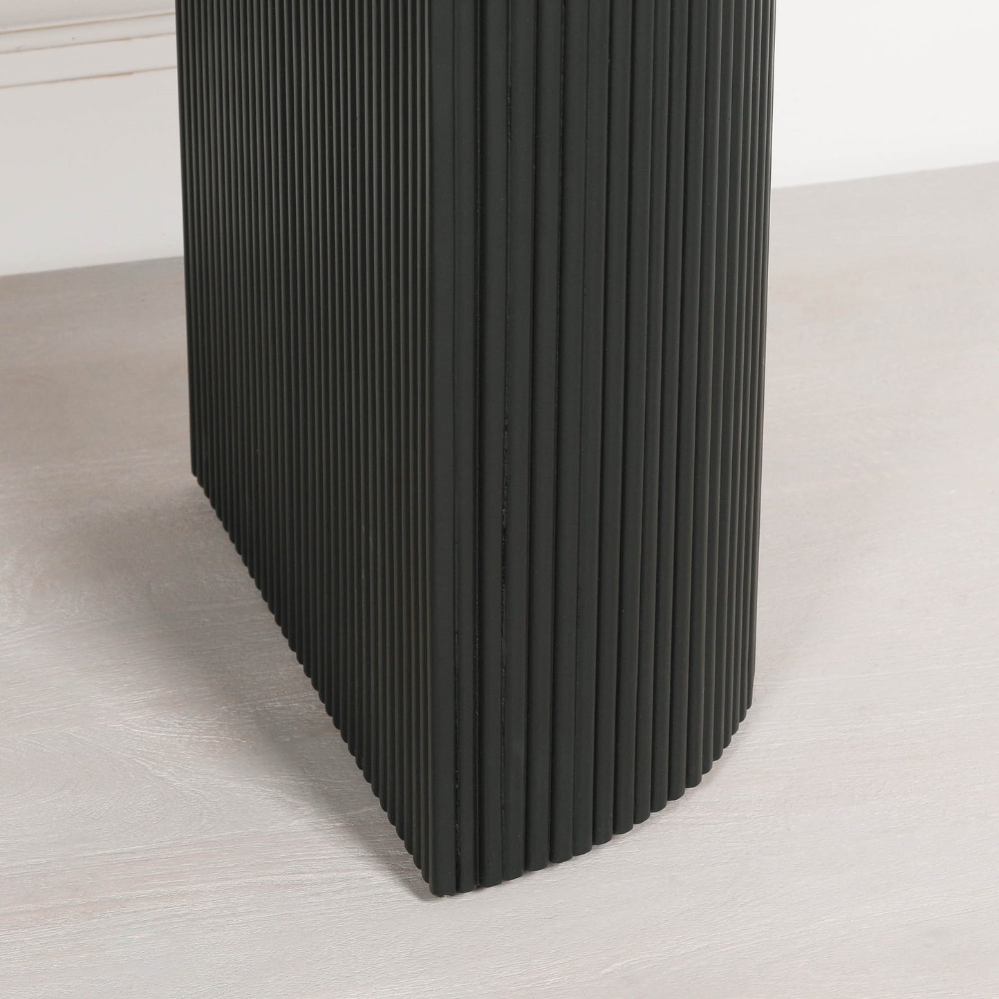 Alderley Fluted Oval Dining Table – Black Painted Acacia