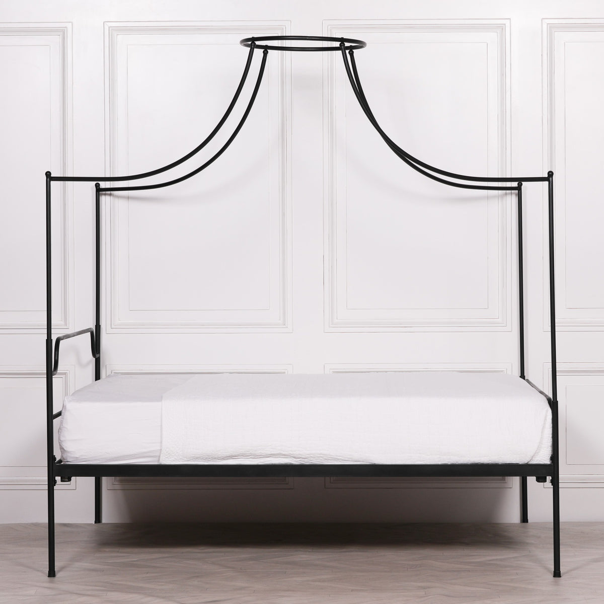 Aldwick Iron Four-Poster King Bed – Black