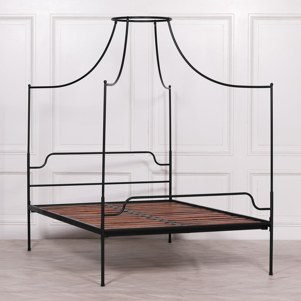 Aldwick Iron Four-Poster King Bed – Black