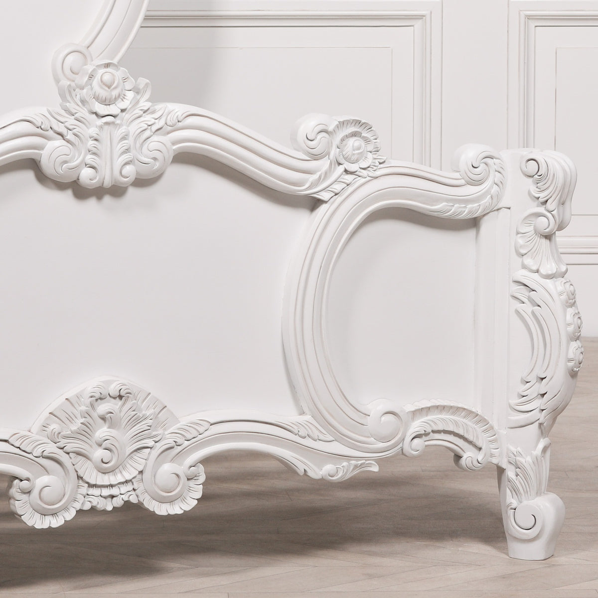 Amélie Carved Double Bed – White Mahogany