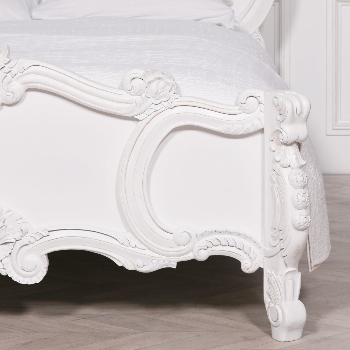 Amélie Carved Rose King Size Bed – White Mahogany