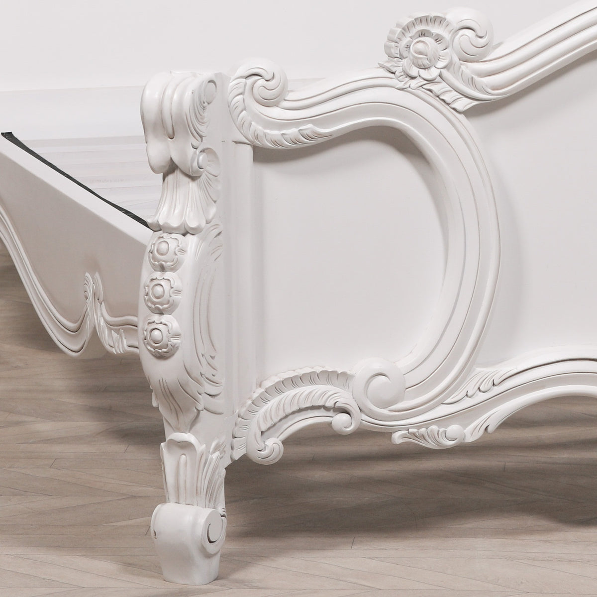 Amélie Carved Rose King Size Bed – White Mahogany