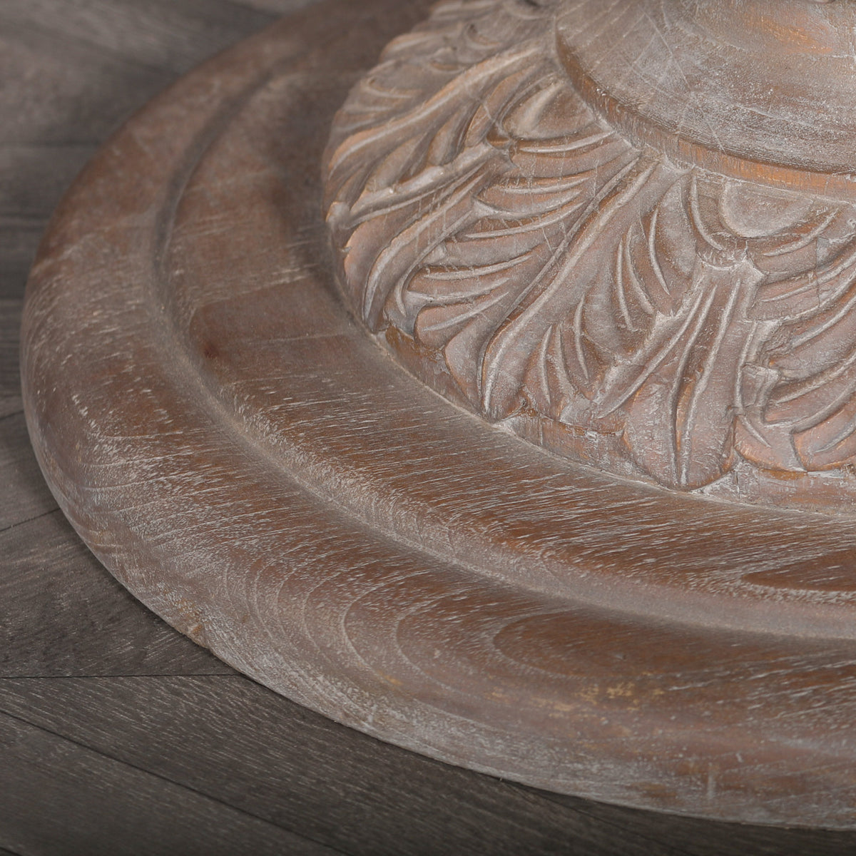 Oakmere Acorn Pedestal Round Dining Table 120cm – Reclaimed Cedar