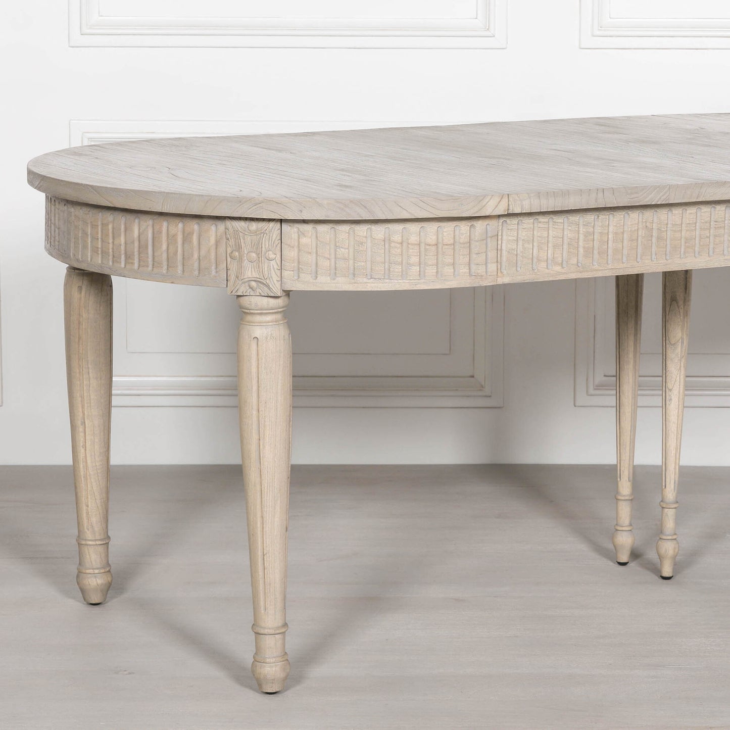 Westbrook Extendable Round Dining Table 100–200cm – White Cedar