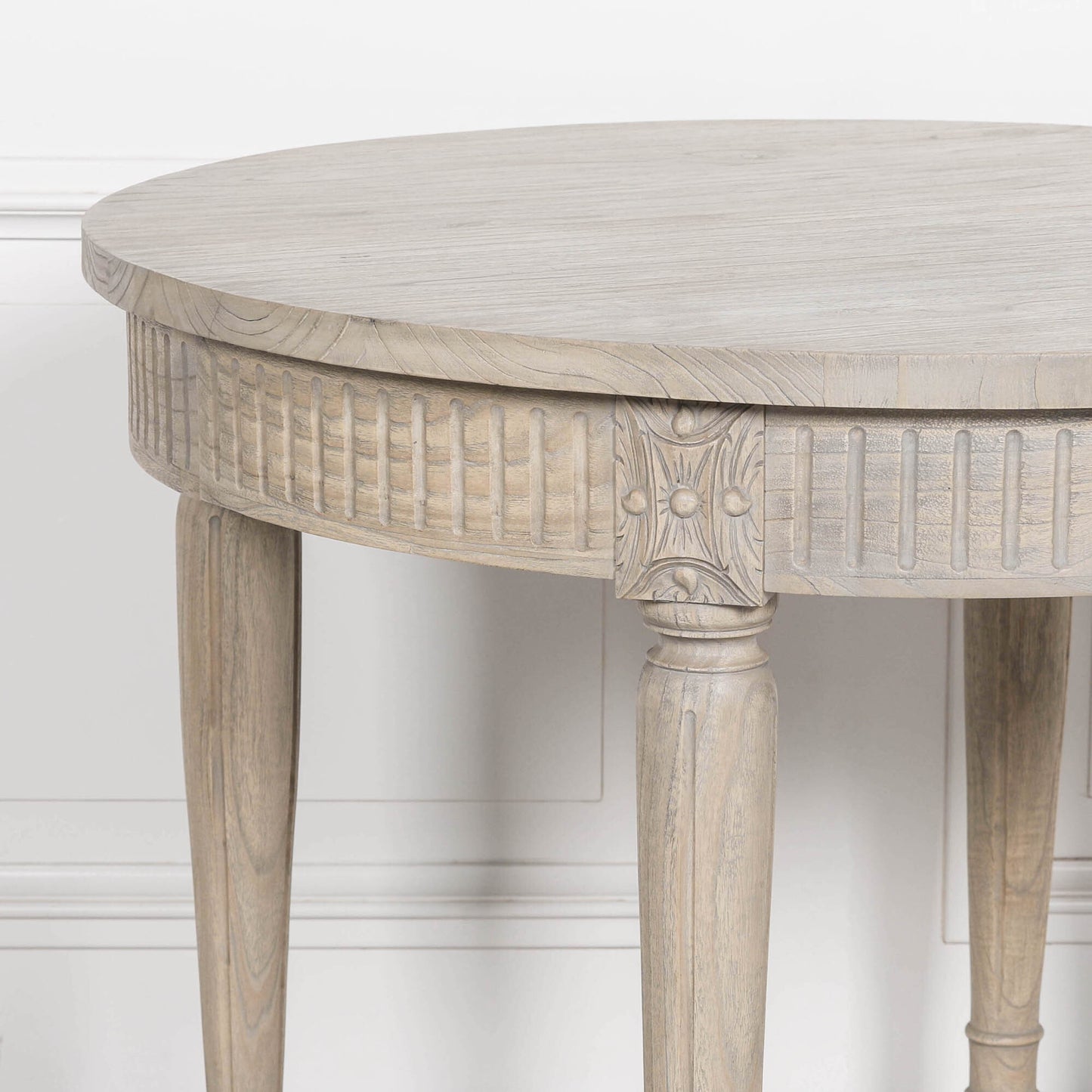 Westbrook Extendable Round Dining Table 100–200cm – White Cedar