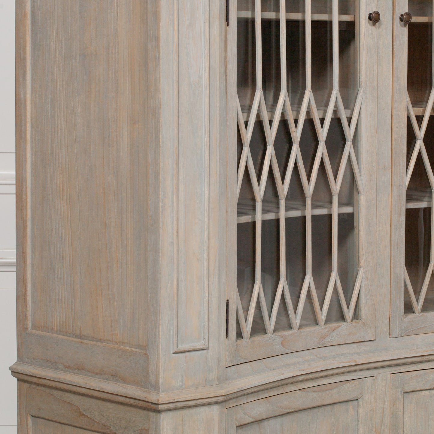 Beaumont Concave Display Cabinet – White Cedar